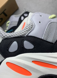 Кроссовки Adidas Yeezy 700 Wave Runner Solid Grey живое фото 4