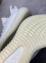 Кроссовки Adidas Yeezy Boost 350 V2 Triple White живое фото 4