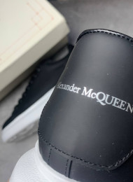 Кроссовки Alexander McQueen Black White живое фото 4