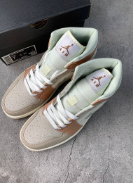 Кроссовки Nike Air Jordan 1 Mid Milan живое фото 3